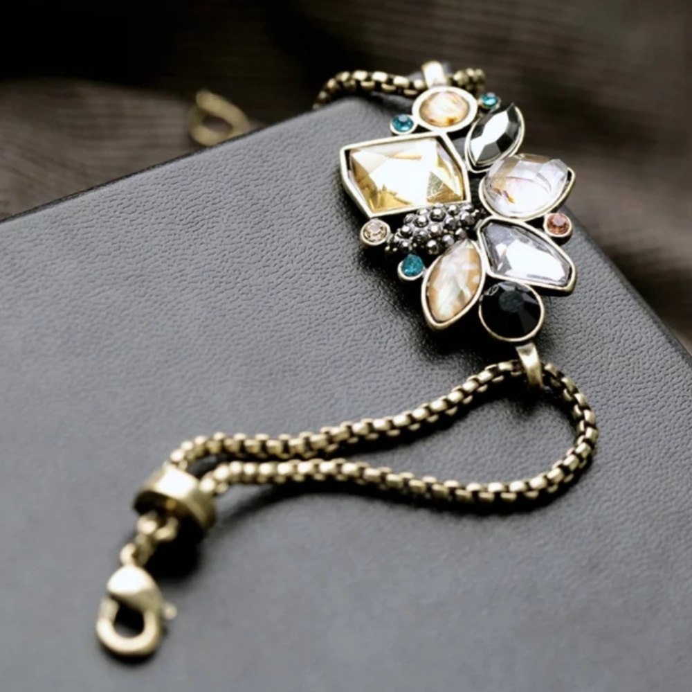 Antiqued Crystal Cluster Bracelet - Picture 3 of 6